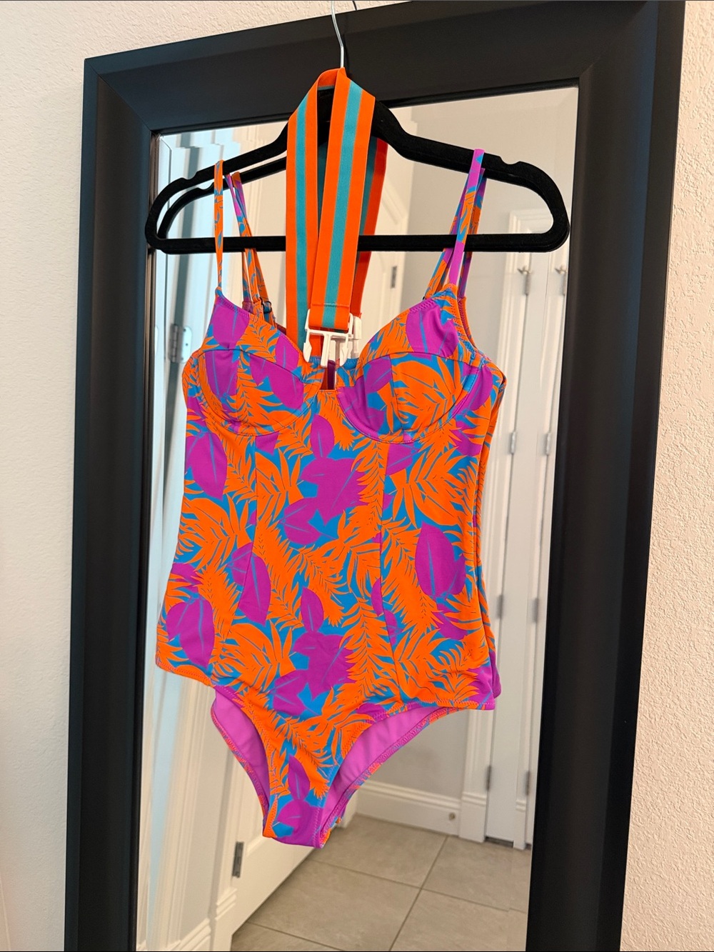 Vetchy Montego One Piece w/Underwire & Belt